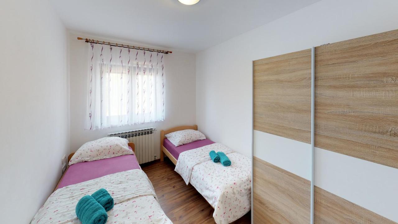 אומאג Apartments Goga מראה חיצוני תמונה